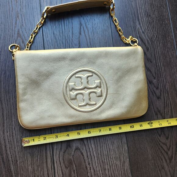 Tory Burch Reva Gold Clutch with detachable
chain - Picture 7 of 8